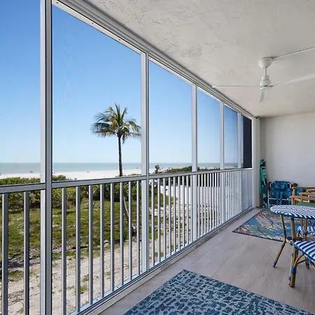 Gorgeous Oceanfront Residence In Exclusive Sanibel Surfside